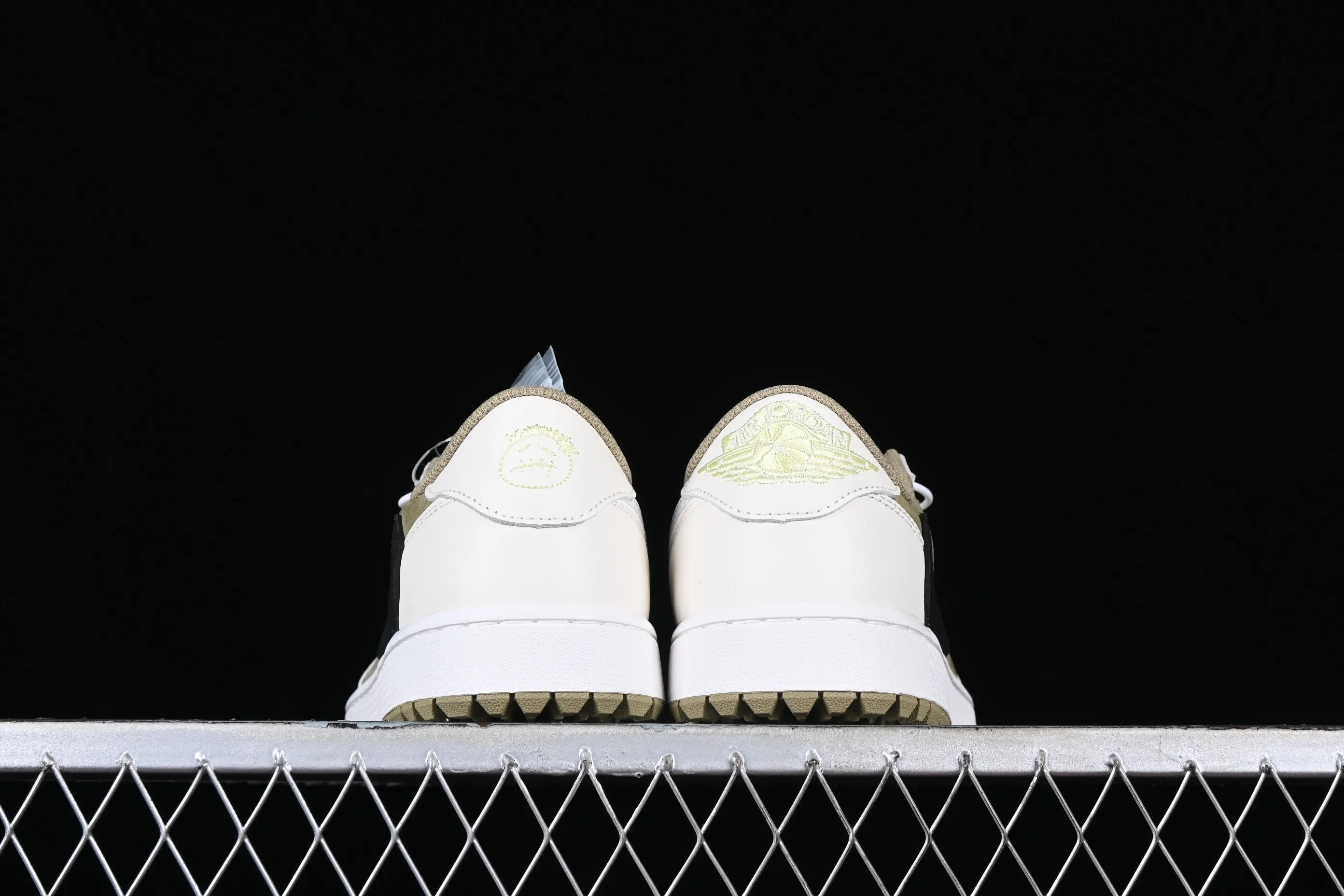 All categories Air Jordan Jordan series basketball shoes Air Jordan 1 Low Travis Scott x Air Jordan 1 Low OG AJ1 Joe 1 joint undercut low-top basketball shoes FZ3124-200